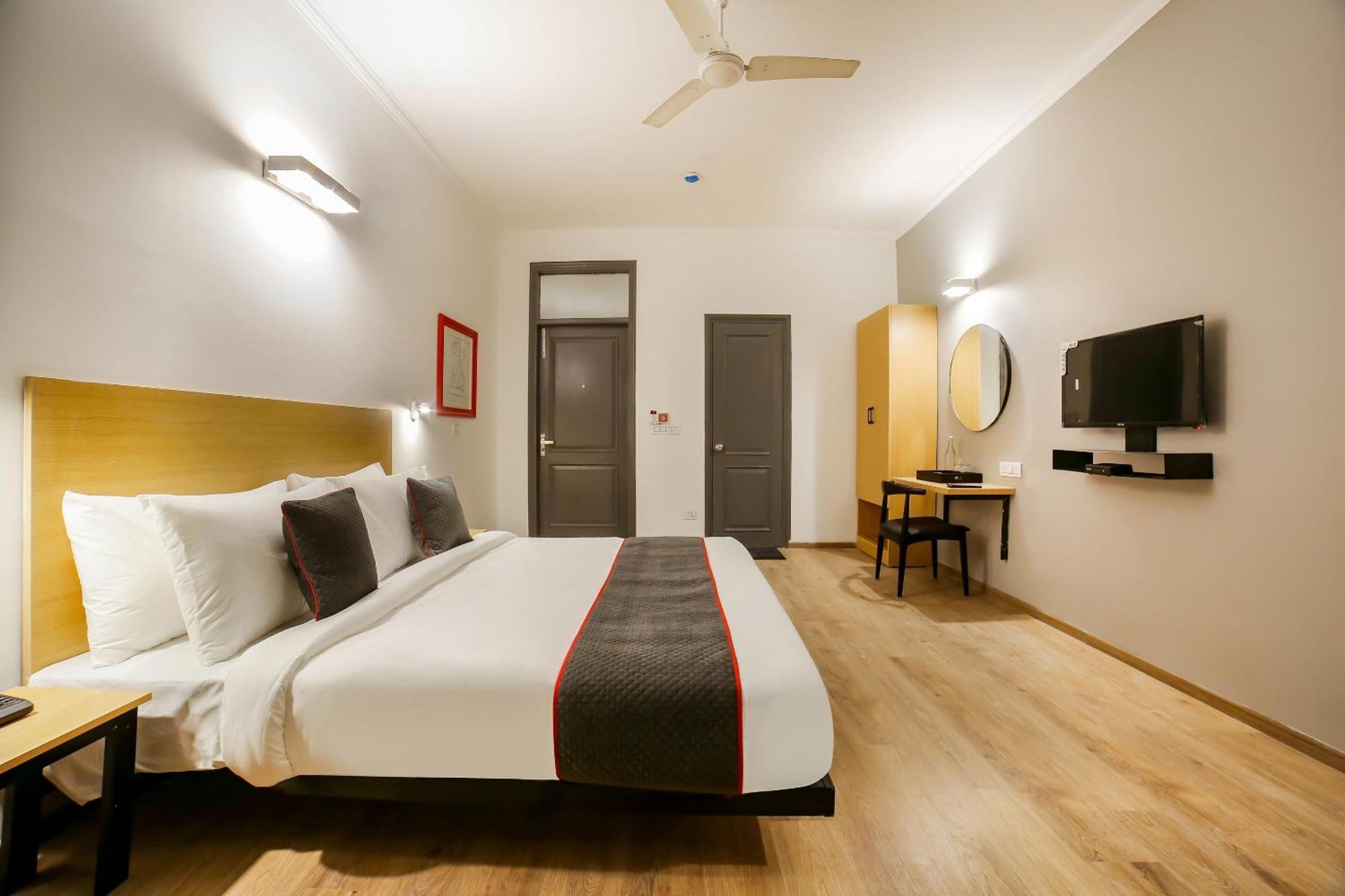 Hotel King Plaza Near Delhi Airport นิวเดลี ภายนอก รูปภาพ